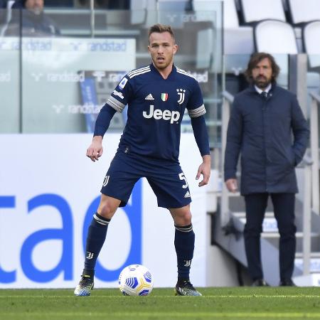 Arthur, durante partida pela Juventus