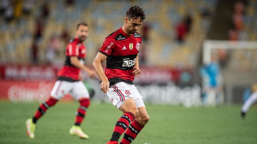 Rodrigo Caio em ação pelo Flamengo - Thiago Ribeiro/AGIF