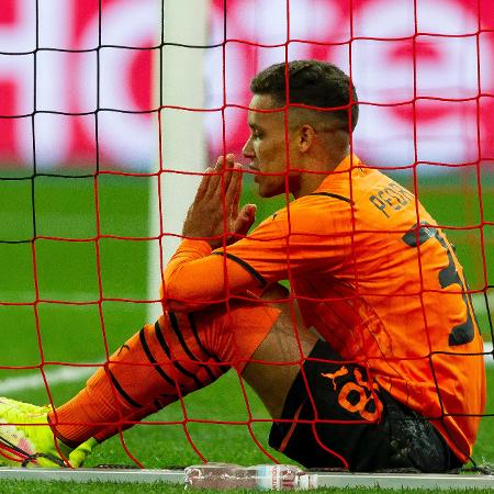 Pedrinho fica no gramado na partida entre Shakhtar Donetsk e Inter de MIlão pela Champions - Stanislav Vedmid/DeFodi Images via Getty Images