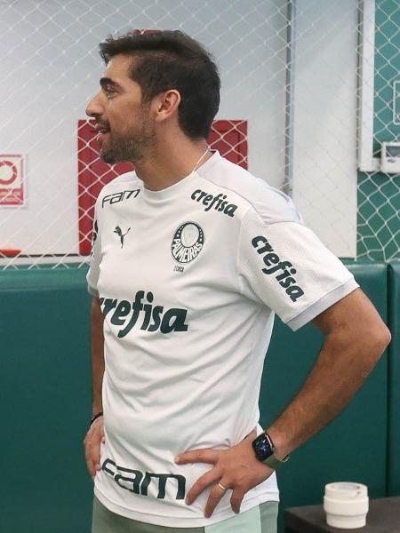 Abel Ferreira e Leila Pereira conversam durante homenagem ao treinador do Palmeiras - Cesar Greco