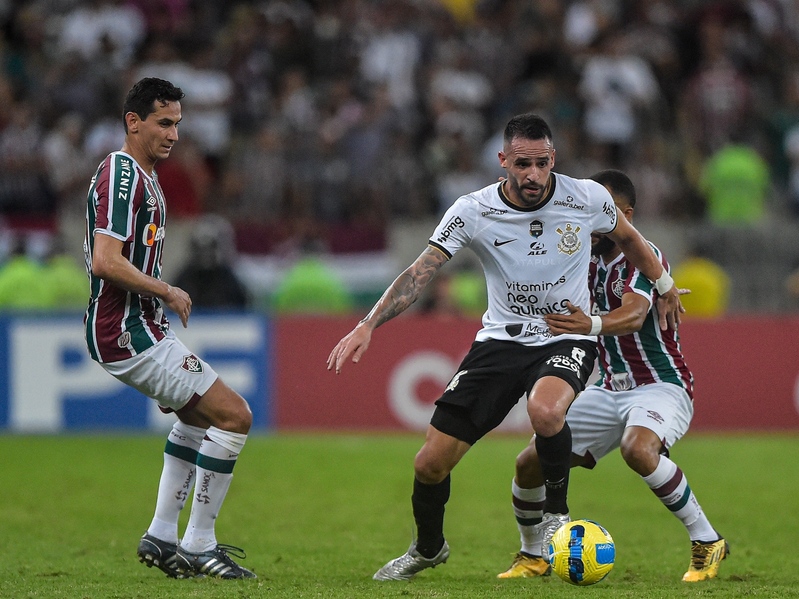 Fluminense F.C. on X: FIM DE JOGO. Flu luta até o fim e busca o empate com  o Botafogo no Maraca. PH Ganso e Matheus Martins marcaram os gols do  Tricolor.  /