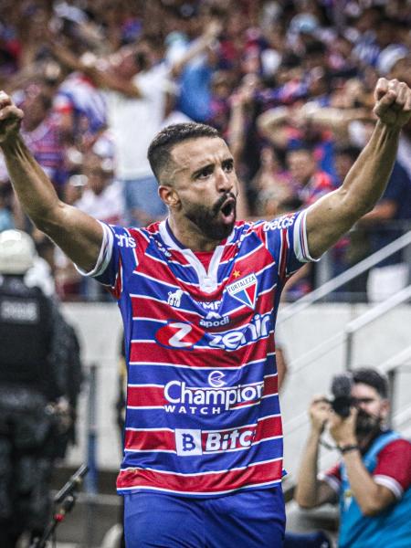 Caio Alexandre comemora gol do Fortaleza contra o Flamengo pelo Brasileirão - Lucas Emanuel/AGIF