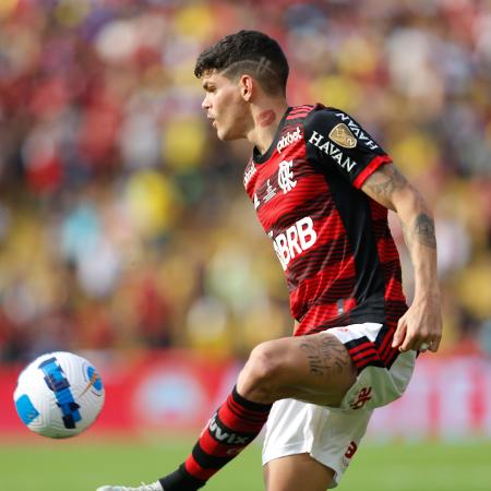 Ayrton Lucas foi um dos destaques do Flamengo na final da Libertadores de 2022, quando substituiu Filipe Luís - Gilvan de Souza / Flamengo