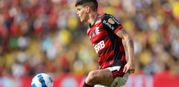 Ayrton Lucas terá passe fixado em € 10 milhões no Flamengo