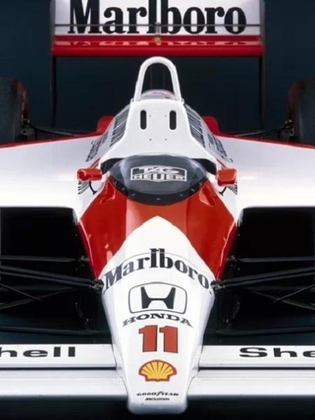 A McLaren MP4/4, empurrada por motor Honda, que venceu 15 dos 16 GPs de 88 - McLaren