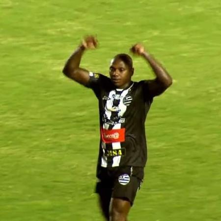 Sassá, do Athletic-MG, comemora gol contra o Vasco em amistoso - Reprodução/YouTube