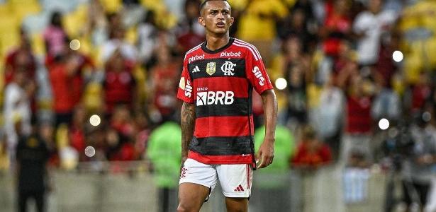 Wesley pede passagem e pode ser solução para lateral direita do Flamengo, Flamengo