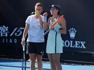 Parceira sente lesão, e Luisa Stefani não joga em Roland Garros