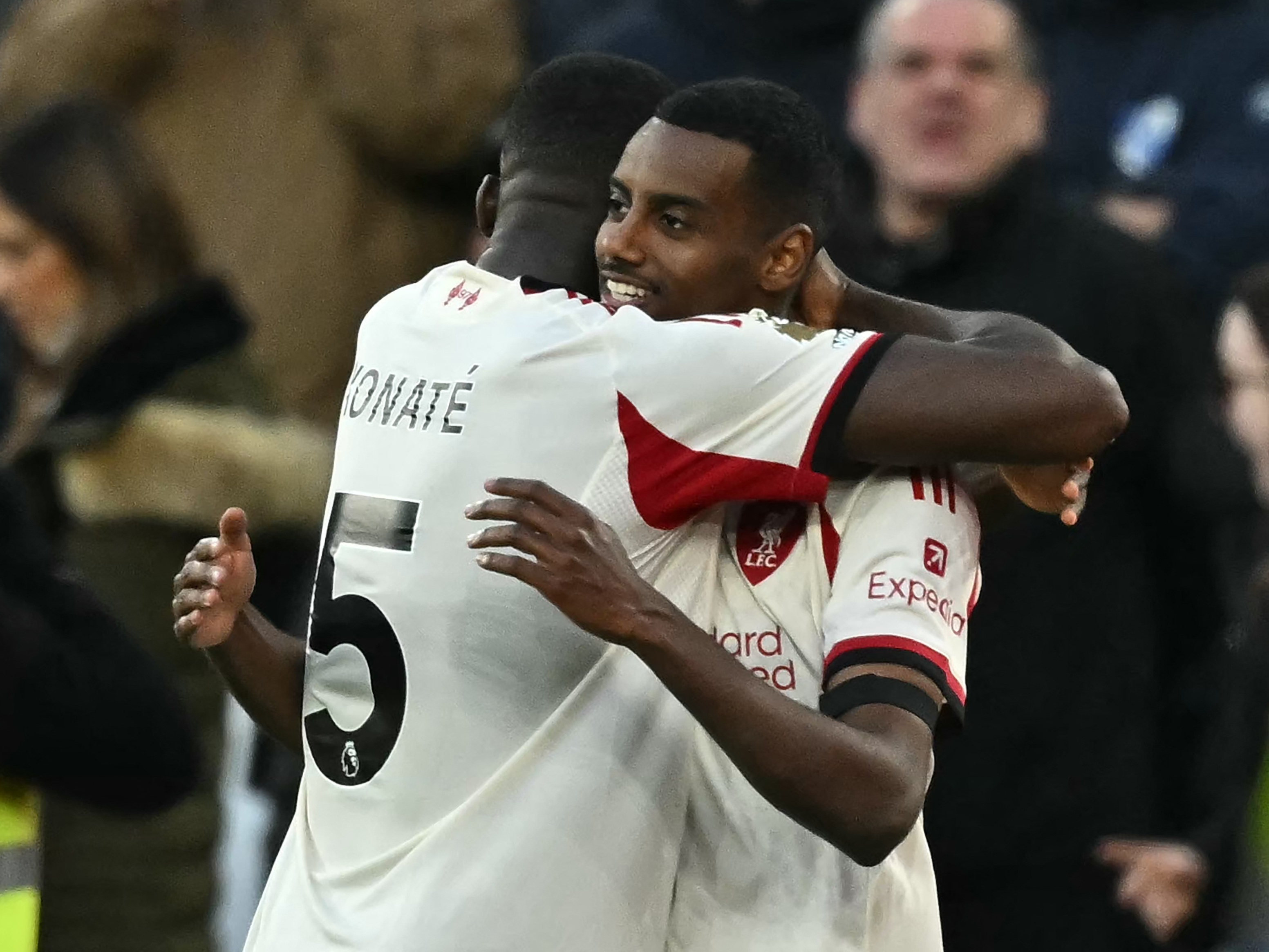 issak-do-liverpool-comemora-