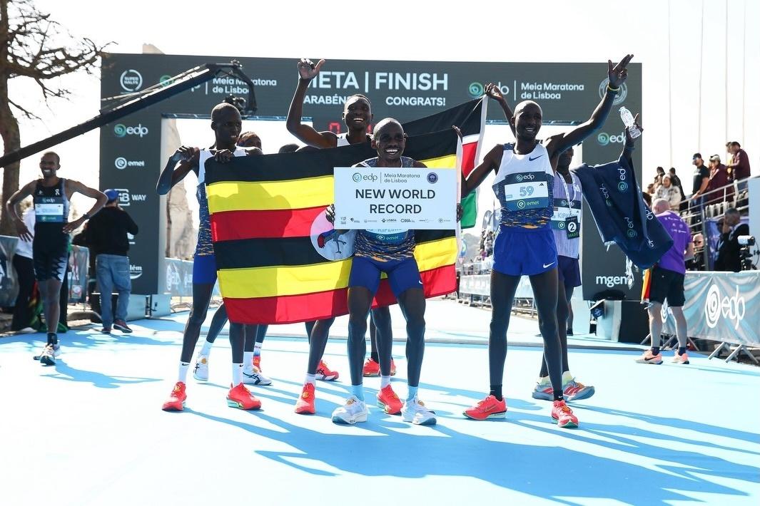 Jacob Kiplimo, de Uganda, quebrou o recorde mundial da meia maratona, em Lisboa - undefined