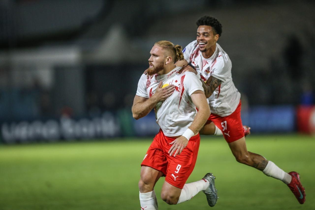 Isidro Pitta saiu do banco para dar a vitória ao Bragantino contra o Blooming (BOL), pela Sul-Americana - undefined