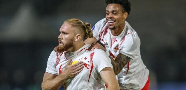 Bragantino vira sobre Blooming com direito a gol de Pitta no último lance