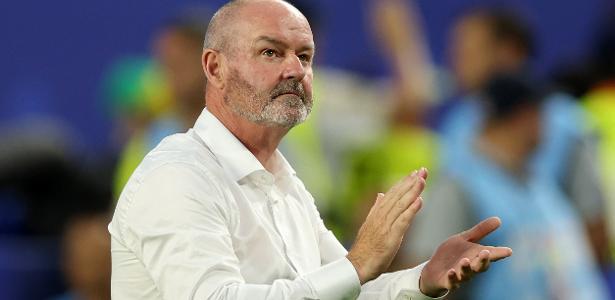 Técnico da Escócia, Steve Clarke, pede demissão após eliminação na Copa