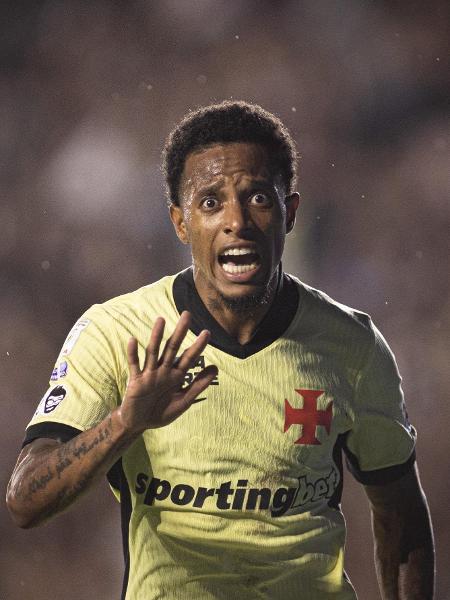 Tchê Tchê comemora gol do Vasco sobre o Cruzeiro Tchê Tchê comemora gol do Vasco sobre o Cruzeiro