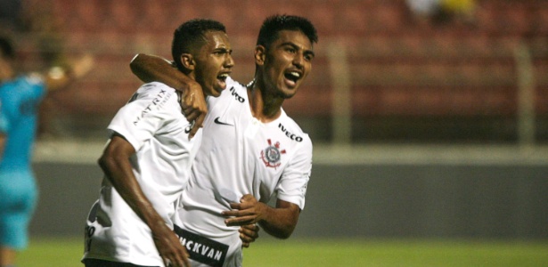 Fessin e Fabrício Oya combinaram para dois gols e foram os melhores do Corinthians - MIGUEL PESSOA/FUTURA PRESS/ESTADÃO CONTEÚDO