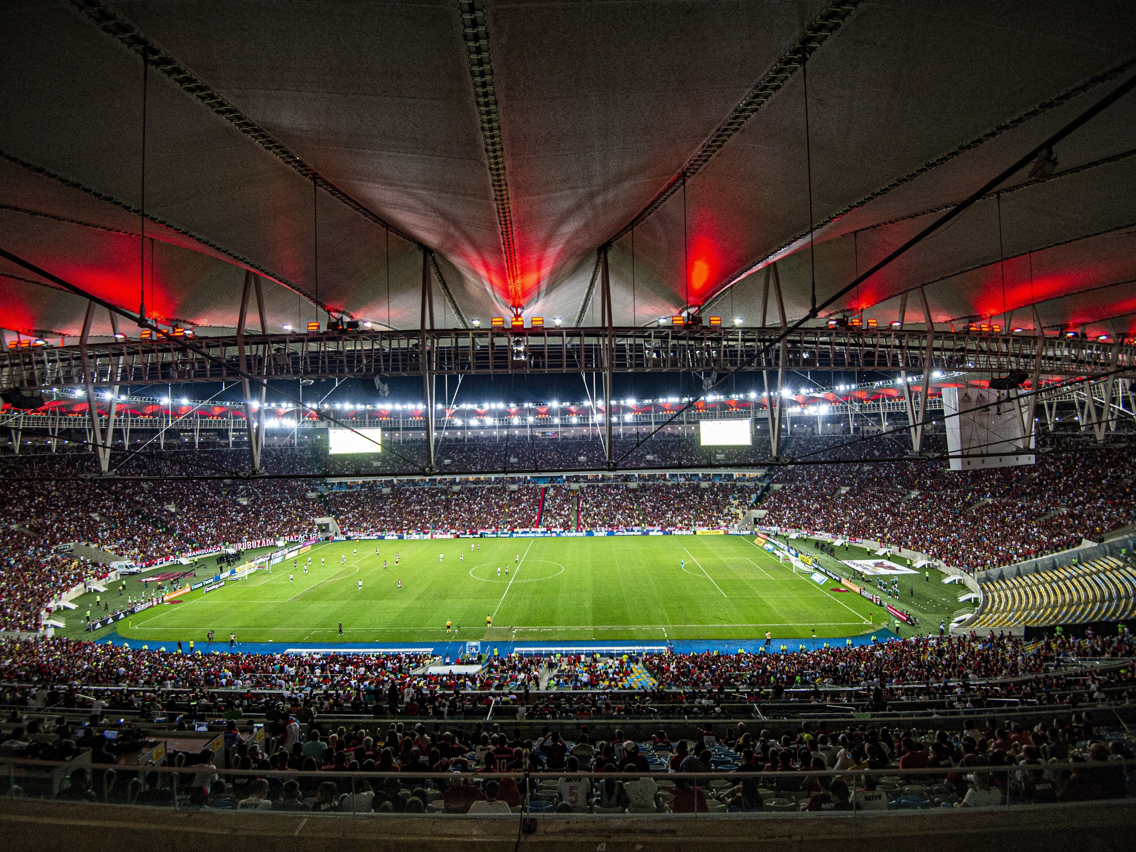 Futebol sem torcida em 2020 dará prejuízo milionário a clubes brasileiros -  13/04/2020 - UOL Esporte