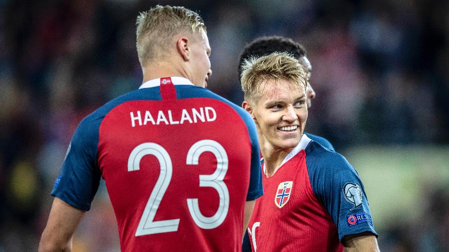 Haaland e Odegaard, durante partida da seleção norueguesa - Trond Tandberg/Getty Images