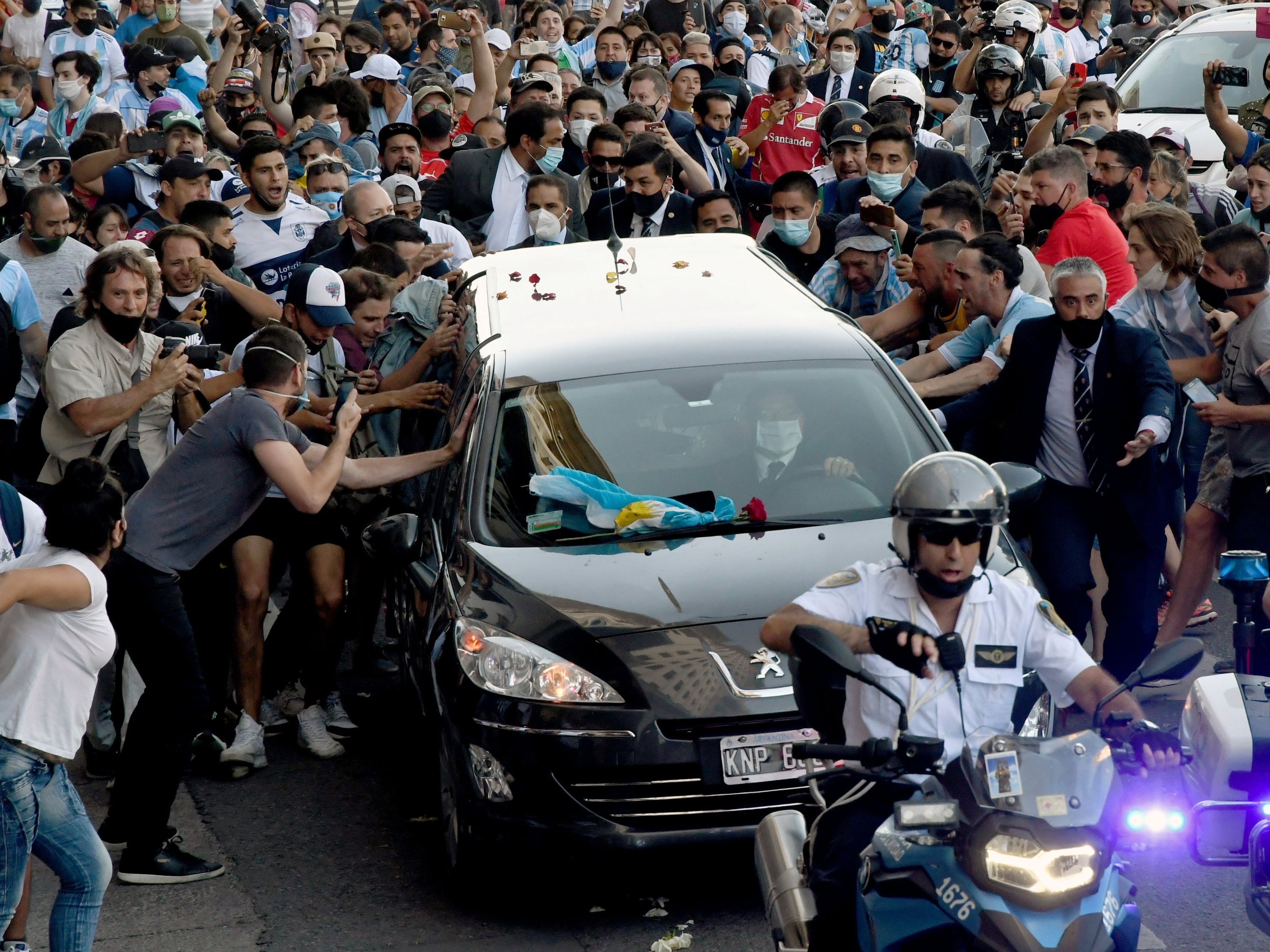 Trevisan: Prefiro a paixão de Maradona à indiferença diante de injustiças