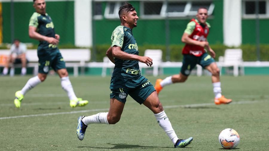 Rony, durante treino do Palmeiras, na Academia de Futebol - Cesar Greco