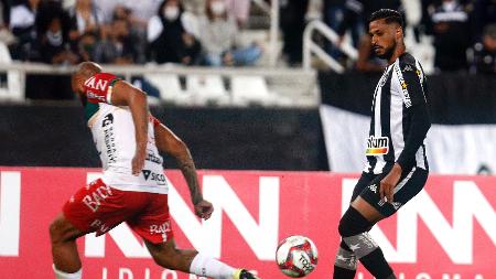 Após três derrotas, Brusque vira contra o Botafogo e se reanima na