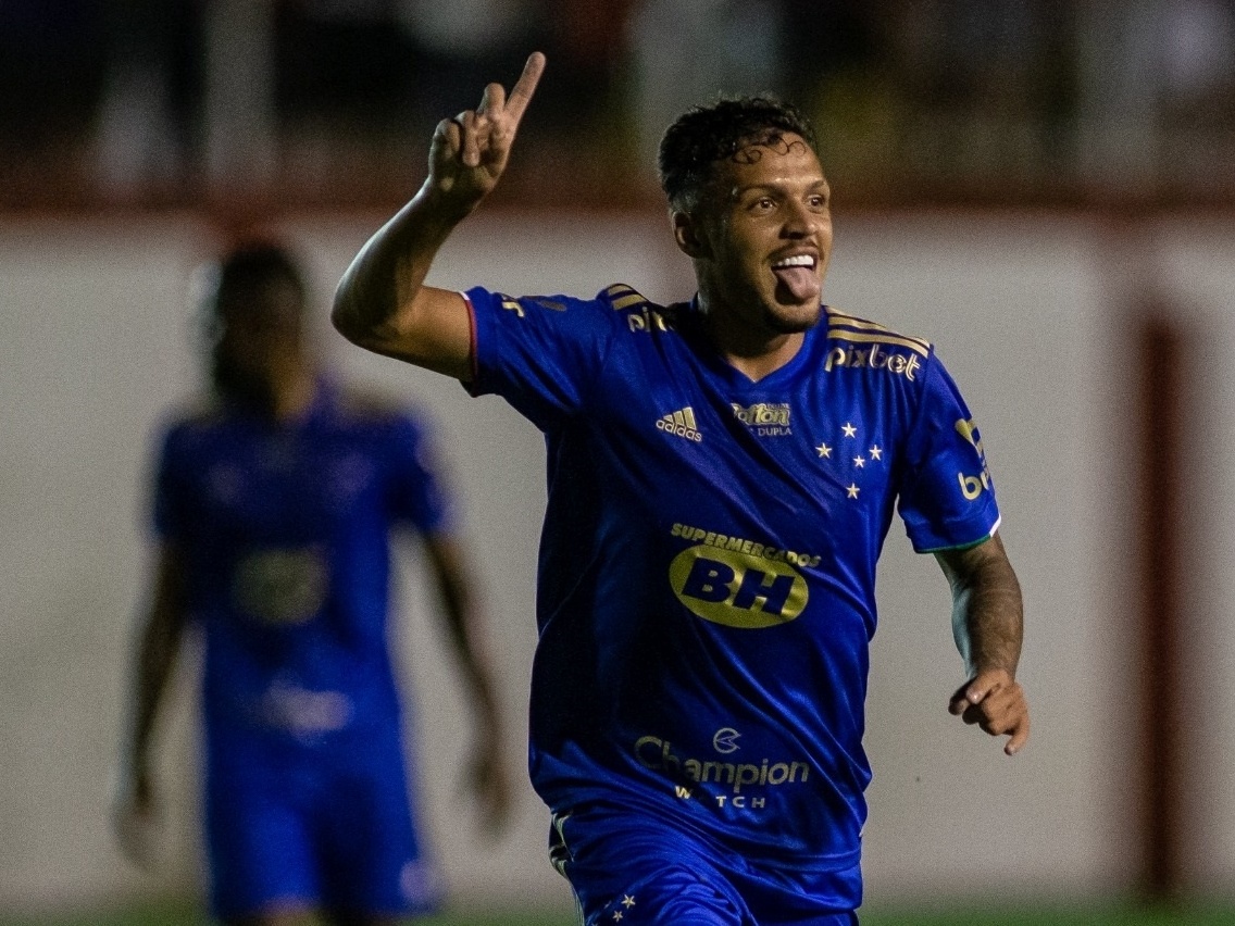 Cruzeiro vence Tombense e continua líder do Campeonato Mineiro