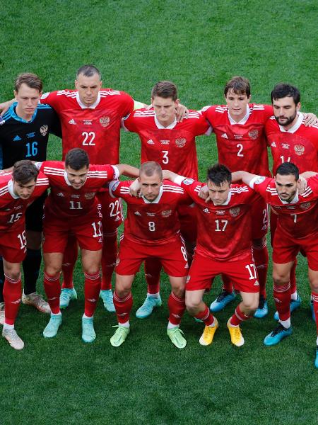 Jogadores da Rússia, antes de partida contra a Finlândia, pela Eurocopa 2020 - Anton Vaganov - Pool/Getty Images