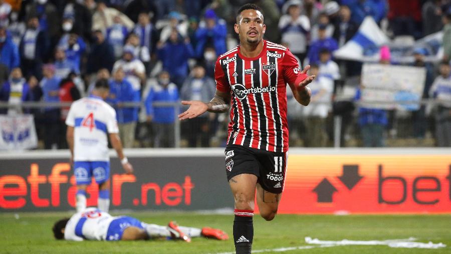 Luciano, do São Paulo, comemora seu gol durante partida contra a Universidad Católica pela Copa Sul-Americana - PhotoSport/AGIF