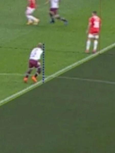 Imagem do VAR em gol do Inter contra o Fluminense, onde é marcado impedimento de Alemão - Reprodução TV