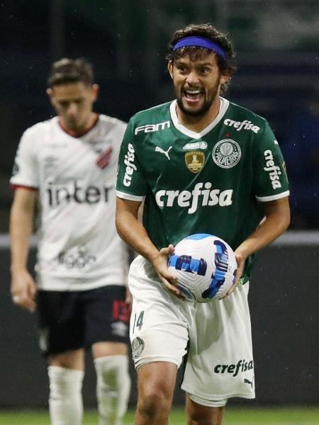 Scarpa celebra gol marcado pelo Palmeiras no jogo contra o Athletico, válido pela semifinal da Libertadores - Amanda Perobelli/Reuters