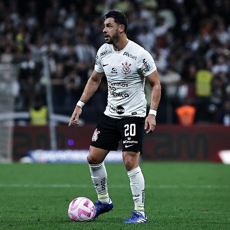 Giuliano, do Corinthians, durante jogo contra o América-MG pelo Campeonato Brasileiro