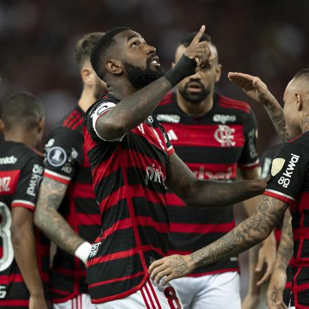 Gerson comemora gol em vitória do Flamengo sobre o Bolívar na Libertadores