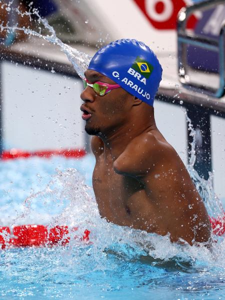 Gabriel Araújo em prova classificatória dos 100m costas da classe S2 das Paralimpíadas