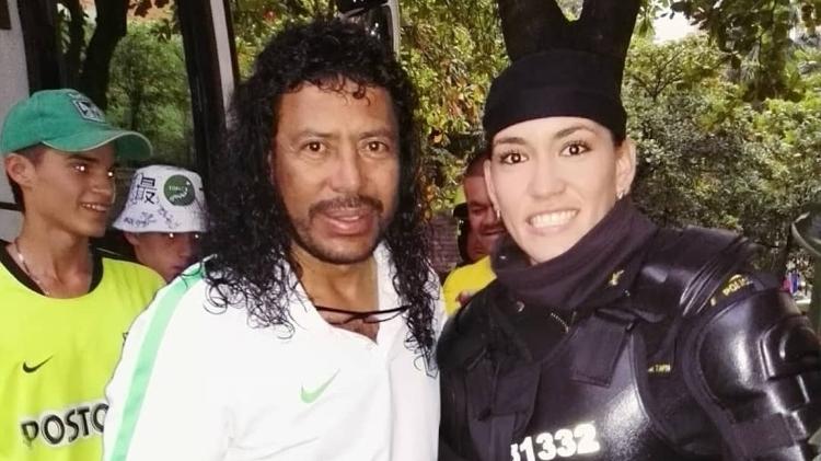 Kate Tapia, goleira do Palmeiras, quando era policial na Colômbia