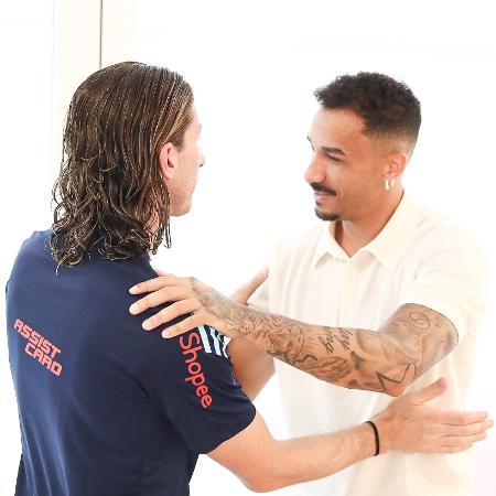 Danilo e Filipe Luís no CT do Flamengo - Gilvan de Souza / CRF