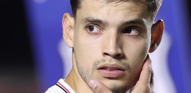 Conmebol investiga volante do SPFC por suposta acusação de xenofobia