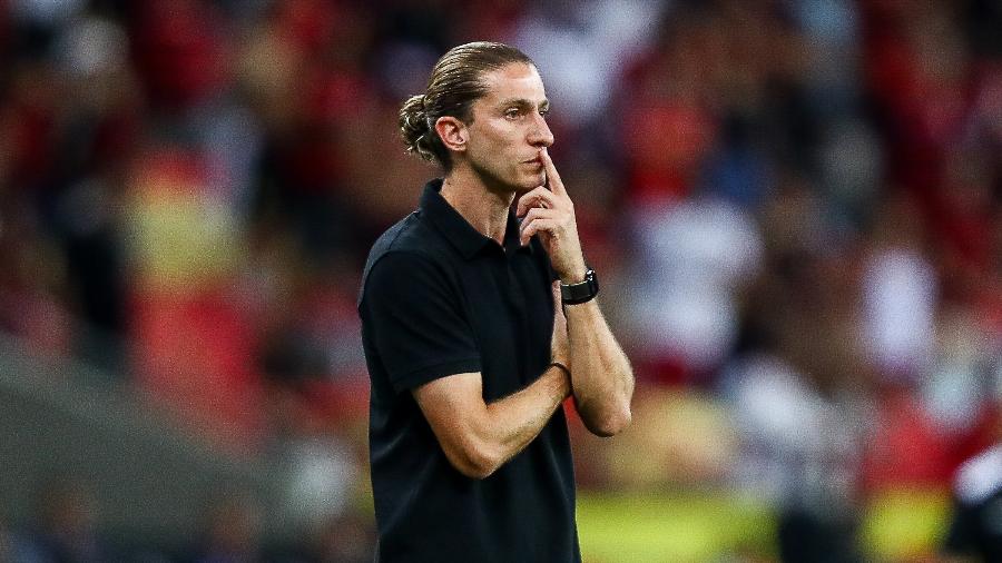 Filipe Luís, técnico do Flamengo, durante a derrota para o Central Córdoba, pela Libertadores Filipe Luís, técnico do Flamengo, durante a derrota para o Central Córdoba, pela Libertadores