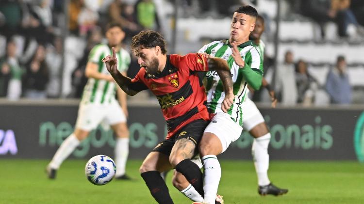 Lucas Lima em ação durante jogo entre Juventude e Sport no Brasileirão Lucas Lima em ação durante jogo entre Juventude e Sport no Brasileirão