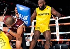 Ex-UFC jogou no Corinthians e agora é campeão nas lutas de travesseiro