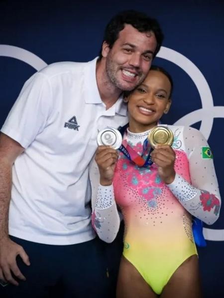 Médico do Vasco, Rodrigo Sasson recuperou Rebeca Andrade para conquistar seis medalhas olímpicas Médico do Vasco, Rodrigo Sasson recuperou Rebeca Andrade para conquistar seis medalhas olímpicas