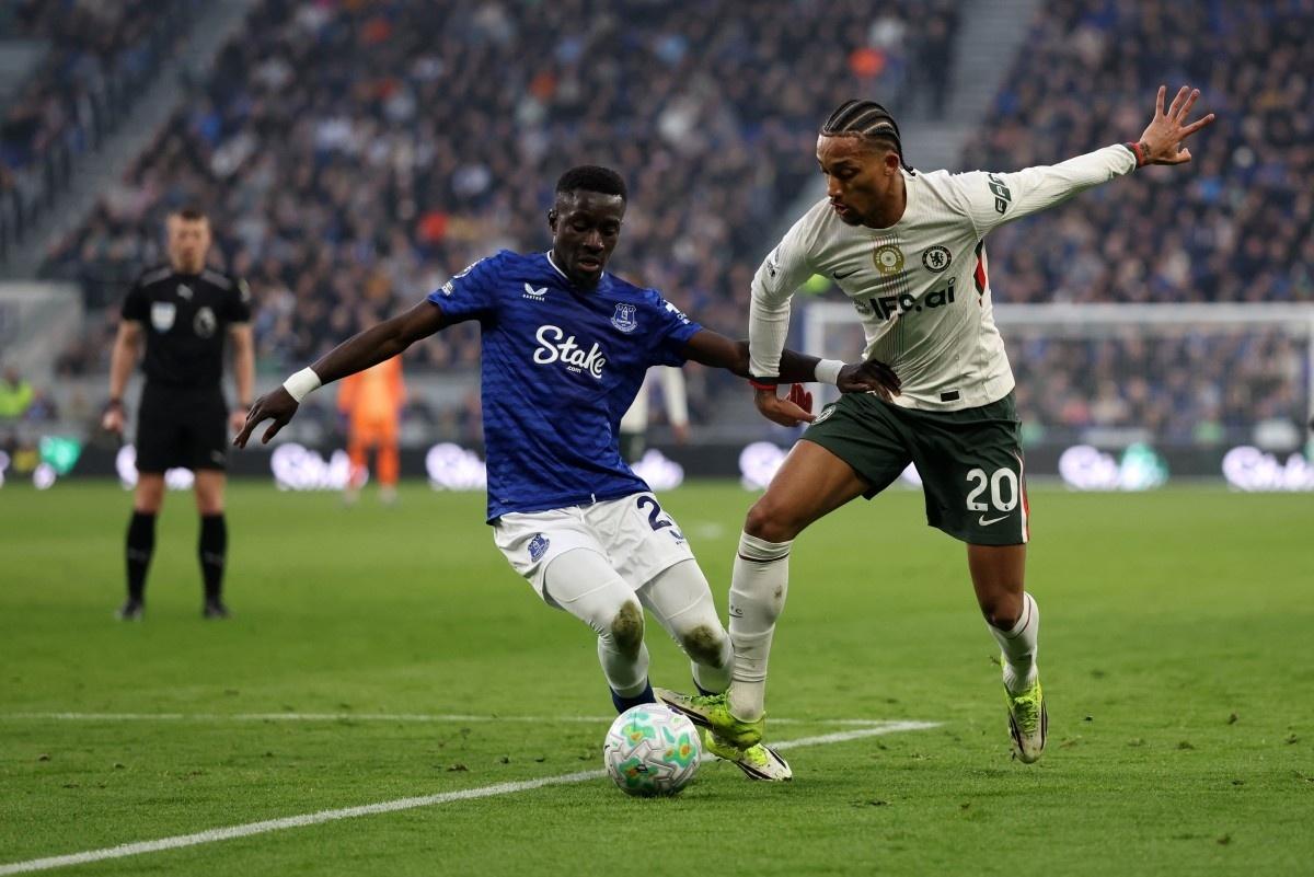 Everton contra Chelsea