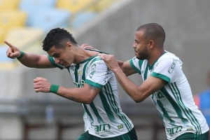 Embalado, Cuca encaixa esquema no Palmeiras e recupera até alvo da torcida