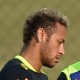 Neymar e mais três deixam treino mais cedo; atacante levou pancada