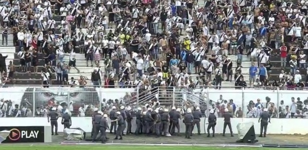Polícia Militar fecha o cerco contra torcedores da Ponte Preta em Campinas - Reprocução/Premiere FC