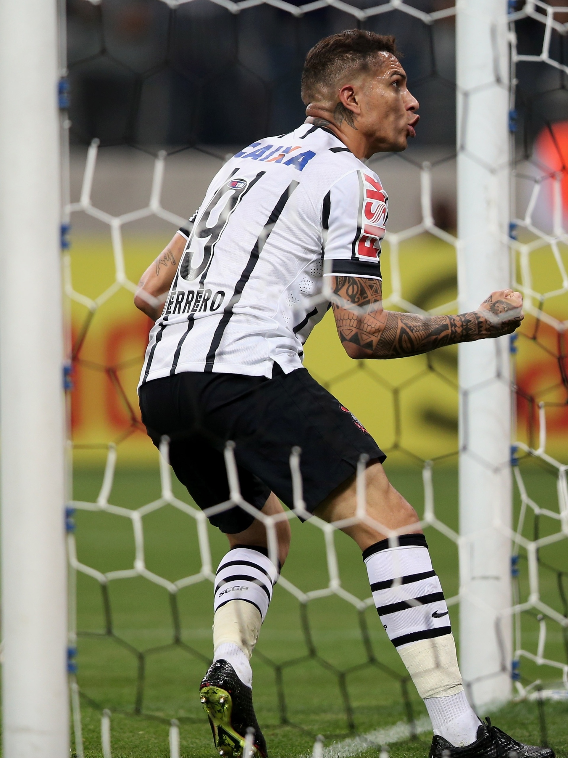 Paolo Guerrero sonha em jogar com o Corinthians na final da Coра  Sul-Americana