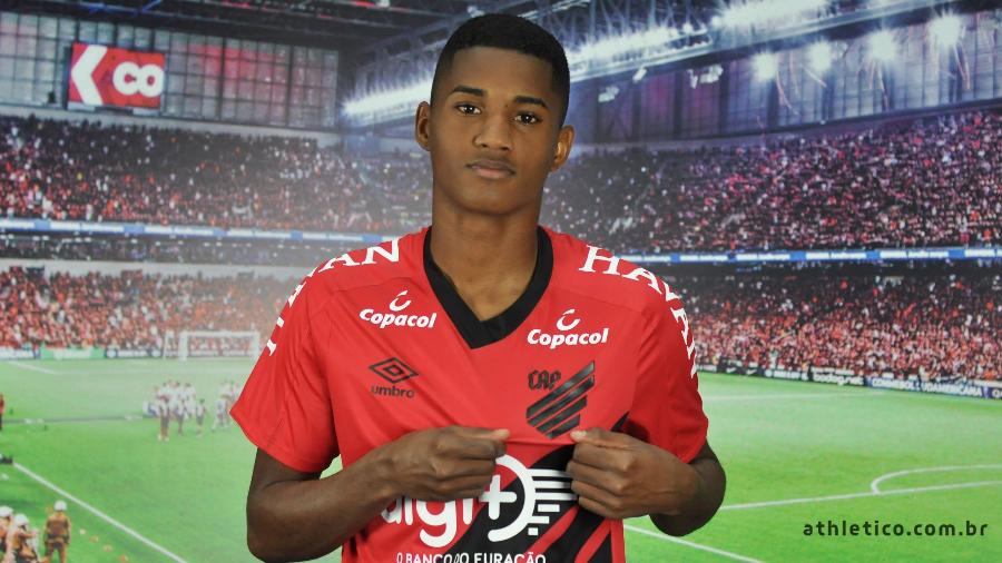 Recém-contratado Abner é uma das novidades da lista - Maurício Mano/Athletico Paranaense