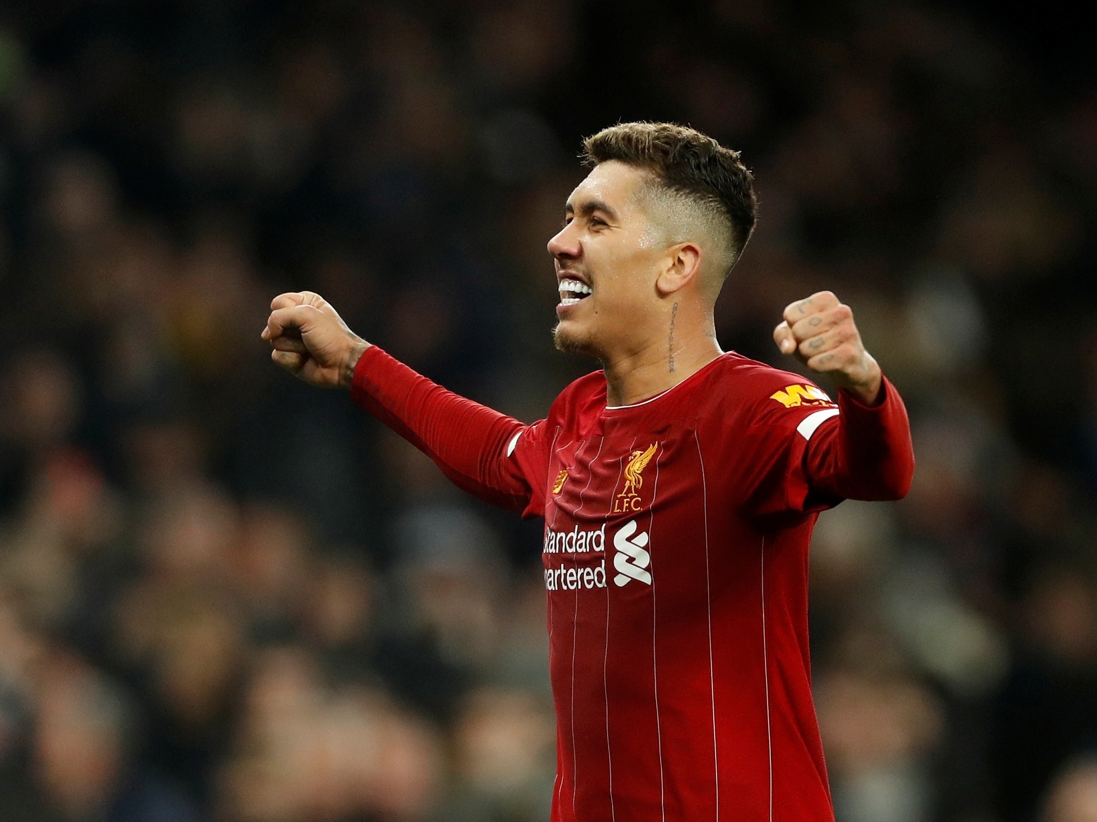 Salah é anunciado pelo Liverpool e 'rouba' camisa de Firmino - ESPN