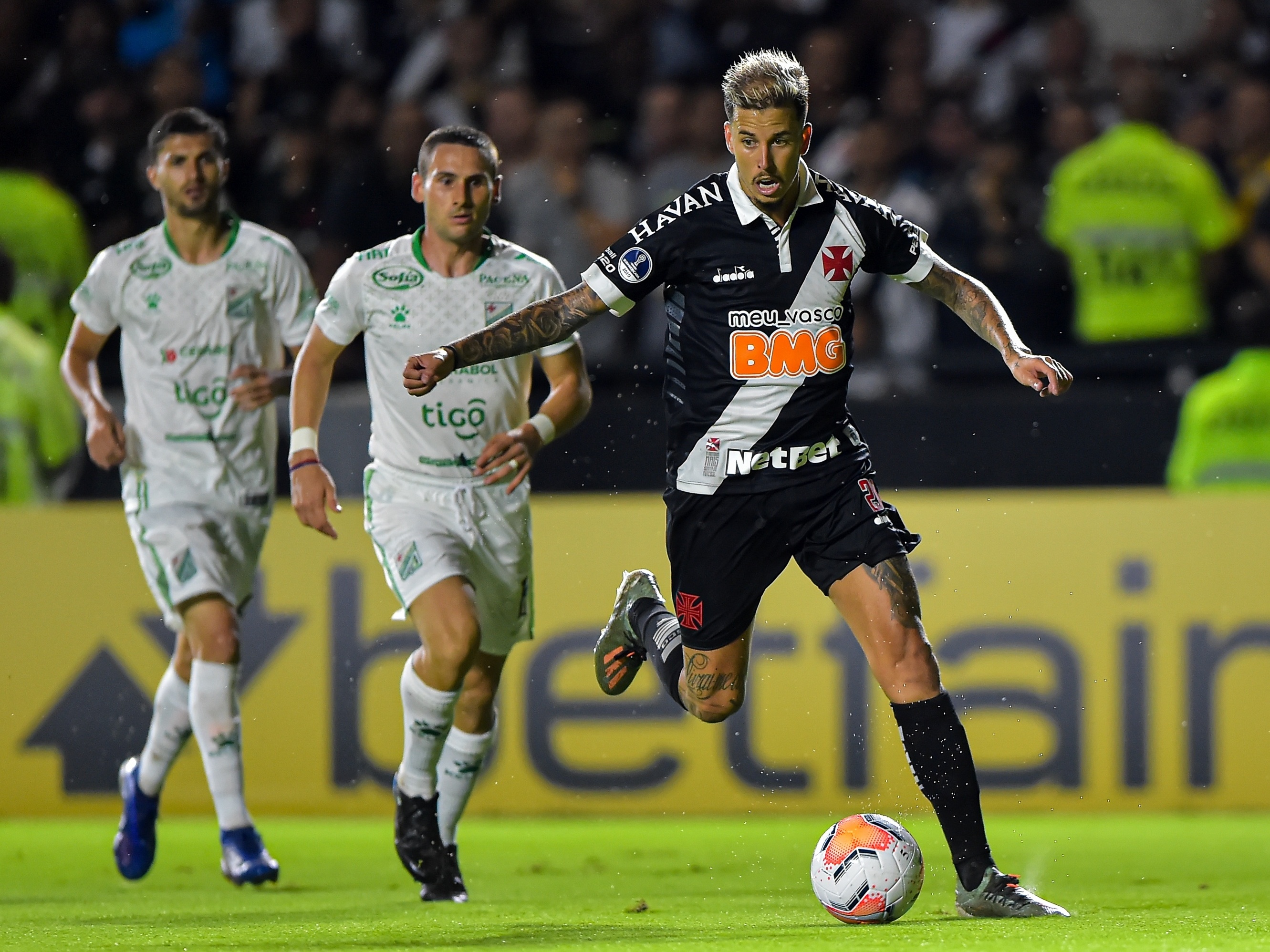 Vasco x Botafogo: onde assistir, horário e escalações - Lance!