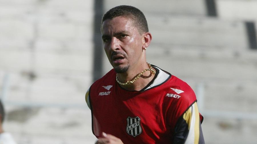 Piá em ação pela Ponte Preta na temporada 2003 - Jorge Araújo/Folhapress