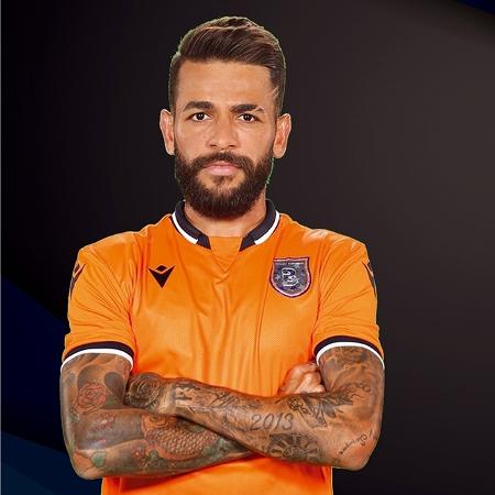 Junior Caiçara é liberado por Başakşehir para jogar fora da Turquia - Divulgação/Site oficial do Istanbul Basaksehir