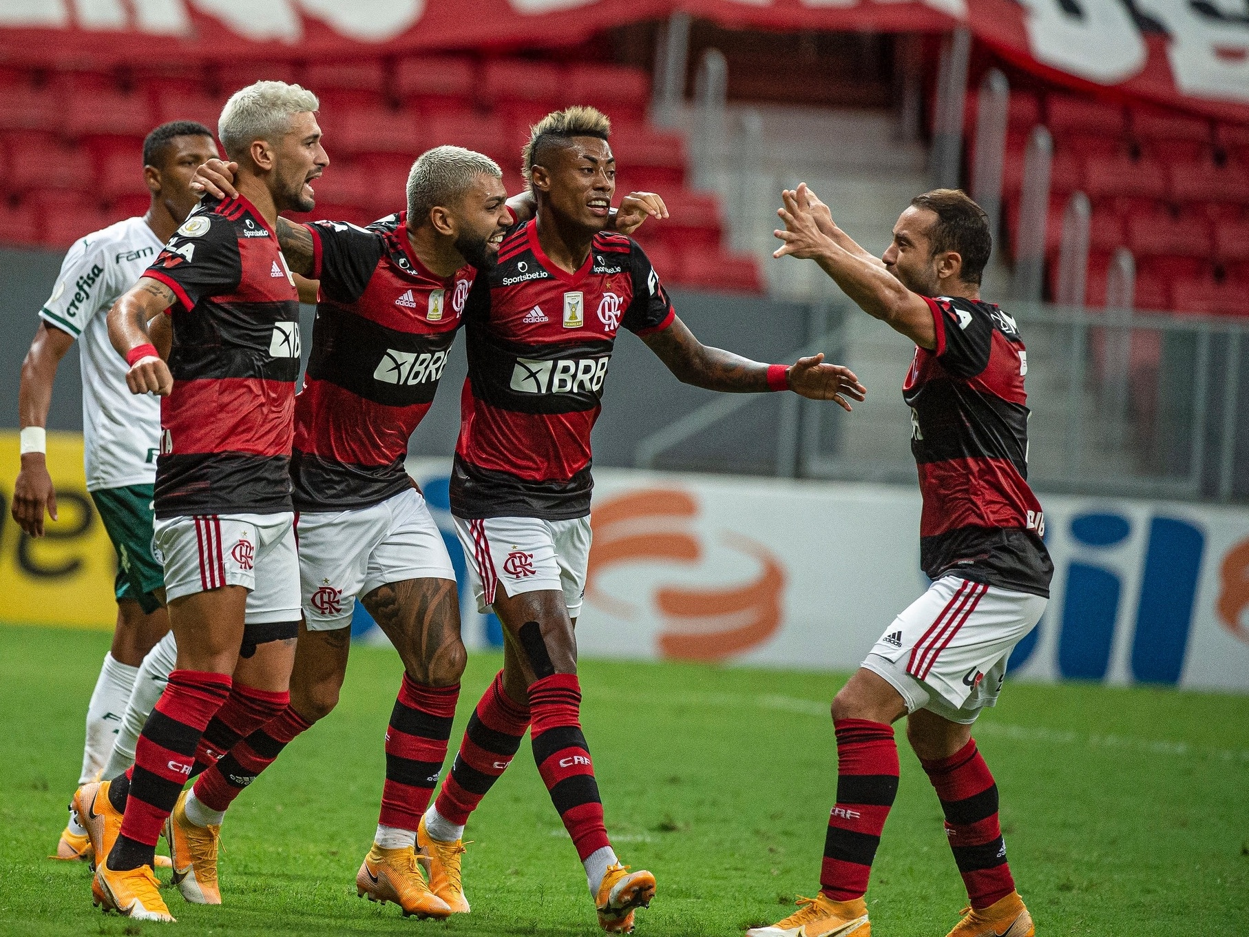 Trio Gabigol, Bruno Henrique e Arrascaeta já fez 155 gols pelo Flamengo -  23/02/2021 - UOL Esporte